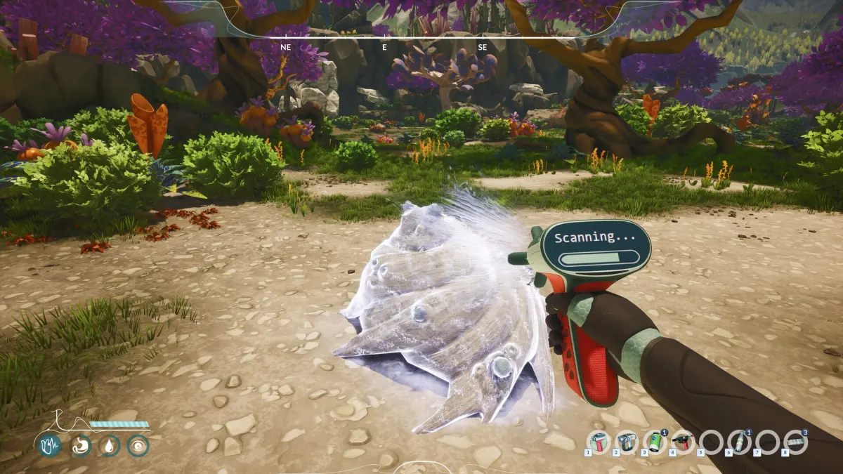 Honeycomb player scanning a mineral specimen with the handheld scanner